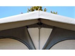 Isabella Caravanvoortent Commodore Dawn 300 -Campingwinkel 4 4 isabella caravanvoortent commodore dawn ventilatie isacommodawn