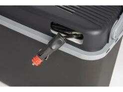 Autokoelbox - Arctic - 12 Volt - 12 Liter - Zwart/Grijs -Campingwinkel 57 2 autokoelbox artic 12 volt 12 liter zwart grijs 6702862